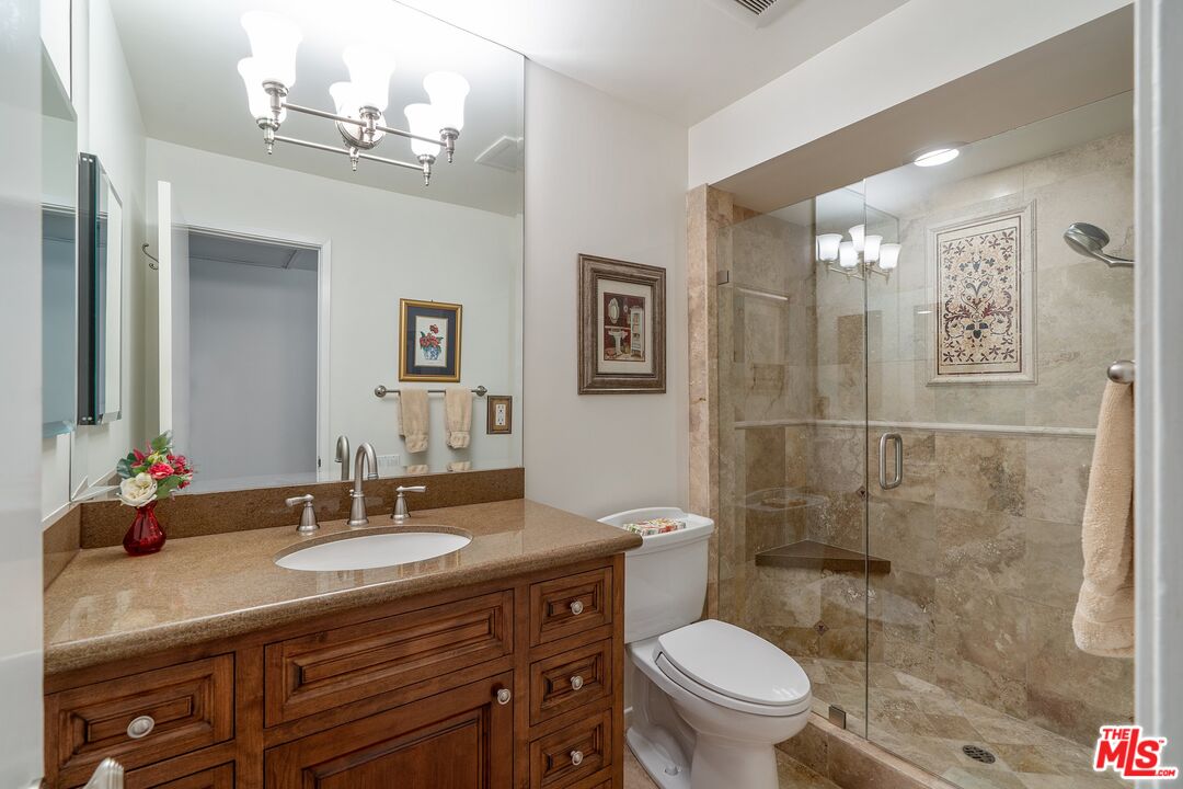 848 N Kings Rd Unit: 107