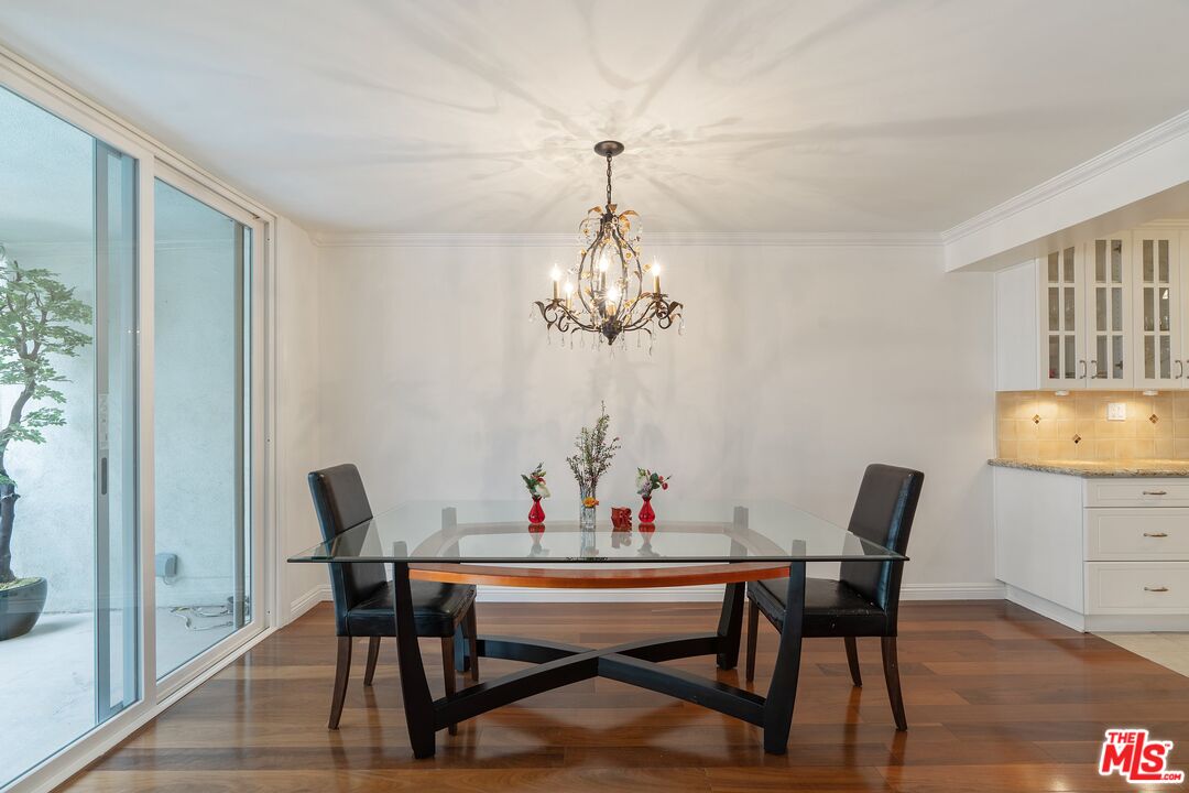 848 N Kings Rd Unit: 107