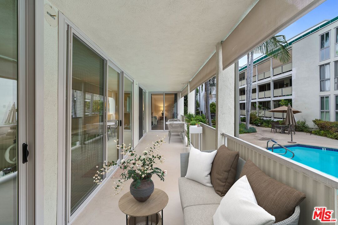 848 N Kings Rd Unit: 107
