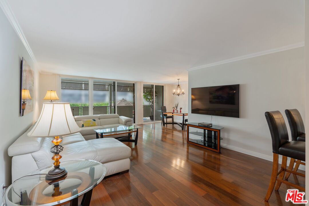 848 N Kings Rd Unit: 107