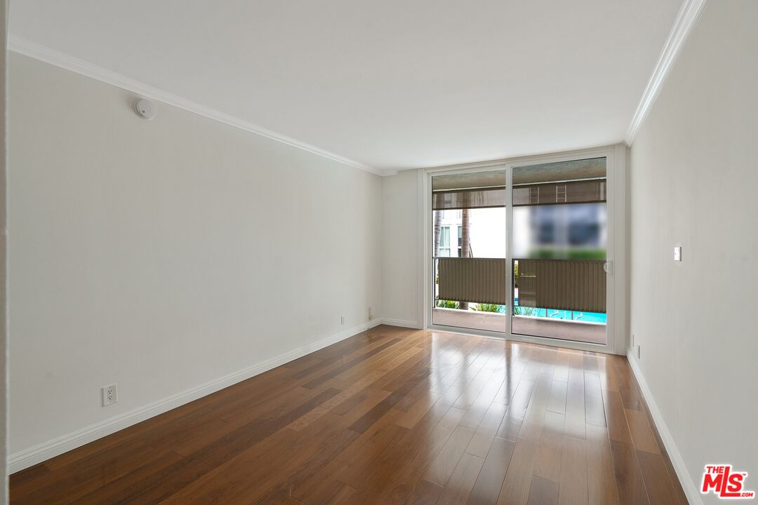 848 N Kings Rd Unit: 107