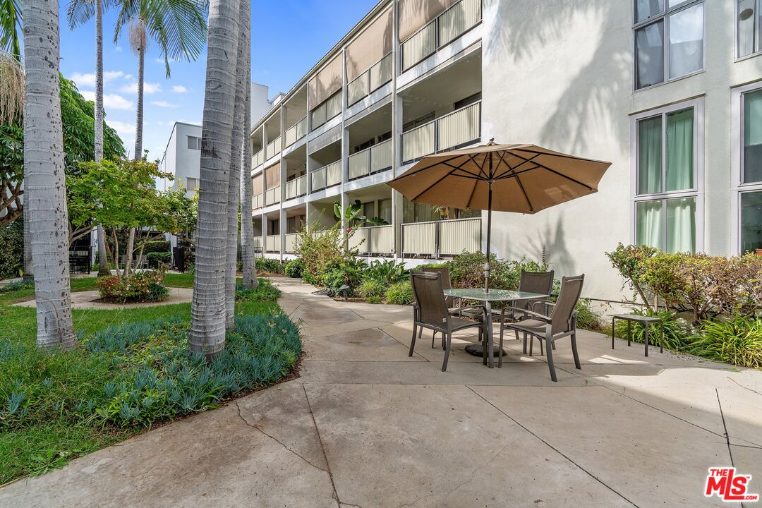 848 N Kings Rd Unit: 107