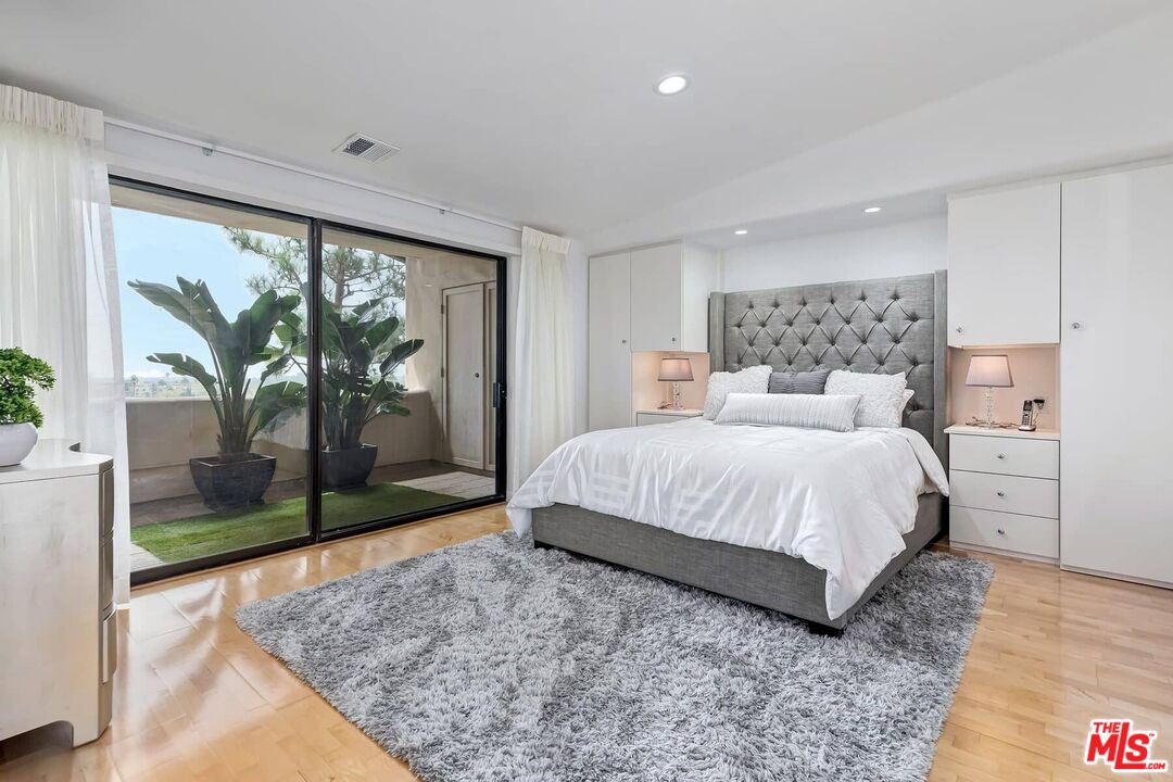 2183 Century Woods Way