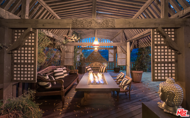 2781 Benedict Canyon Dr