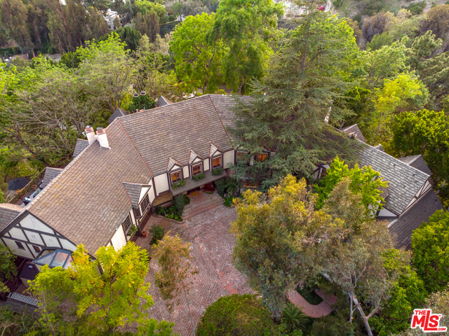 2781 Benedict Canyon Dr