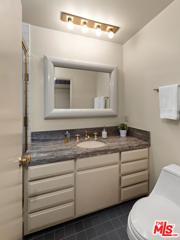 2781 Benedict Canyon Dr