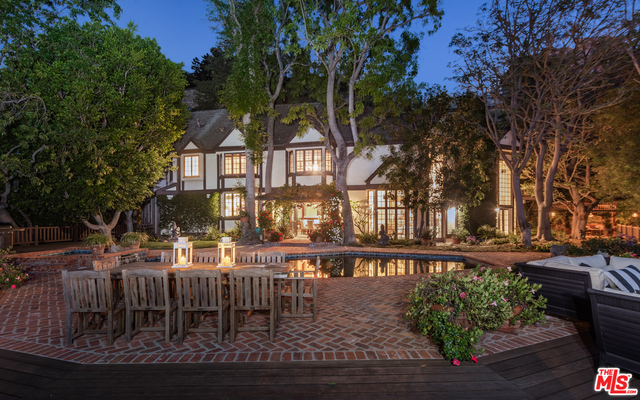 2781 Benedict Canyon Dr