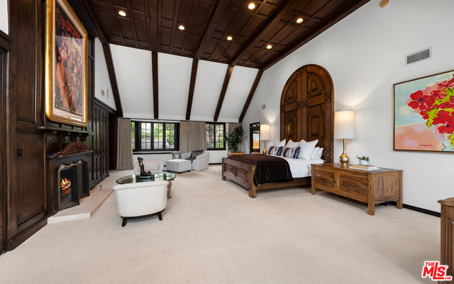 2781 Benedict Canyon Dr