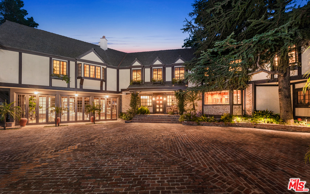 2781 Benedict Canyon Dr