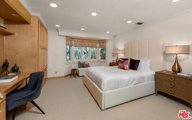 2781 Benedict Canyon Dr