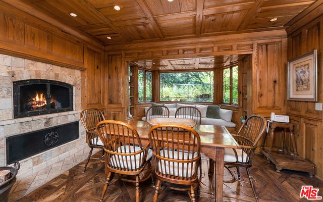 2781 Benedict Canyon Dr