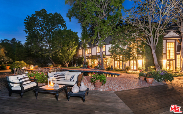 2781 Benedict Canyon Dr