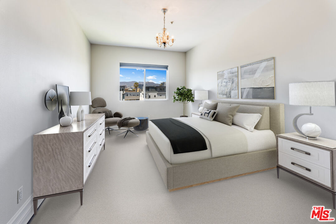 850 N HUDSON AVE Unit: 301