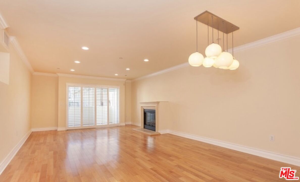 1246 Armacost Ave Unit: 202