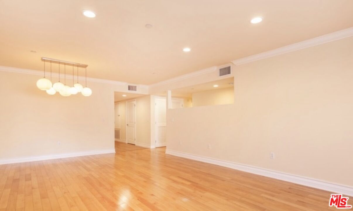 1246 Armacost Ave Unit: 202