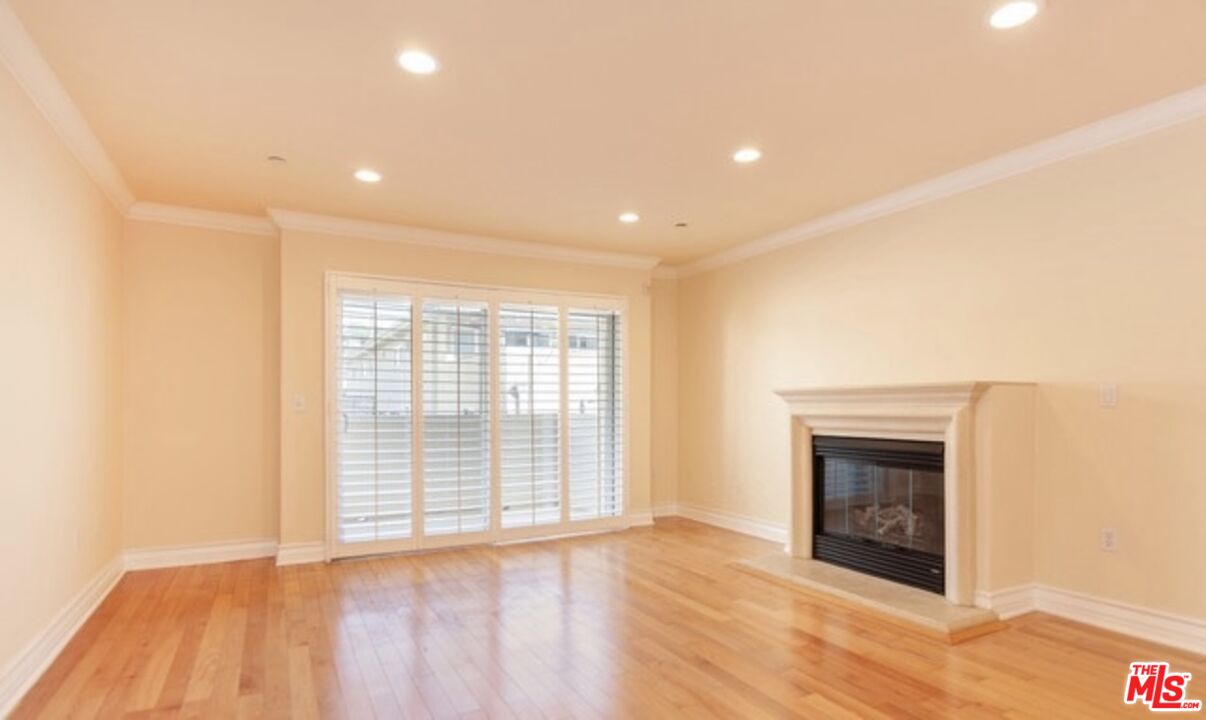 1246 Armacost Ave Unit: 202