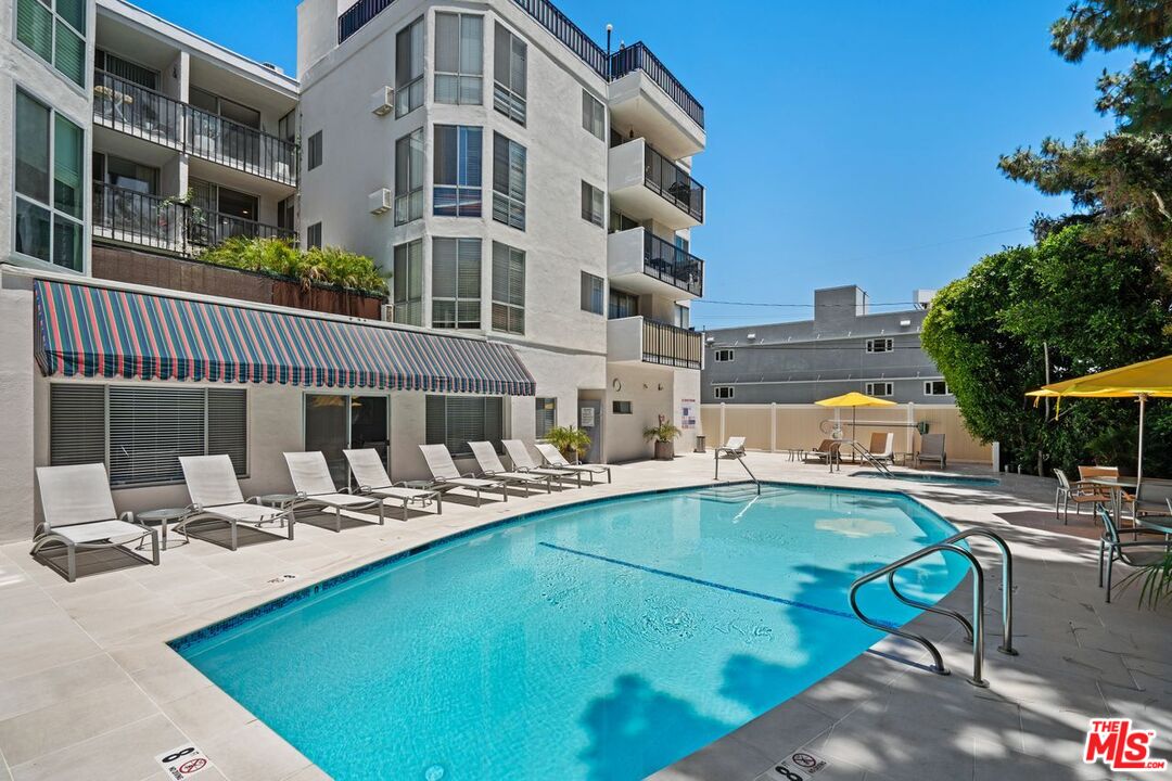 8530 Holloway Dr Unit: 210