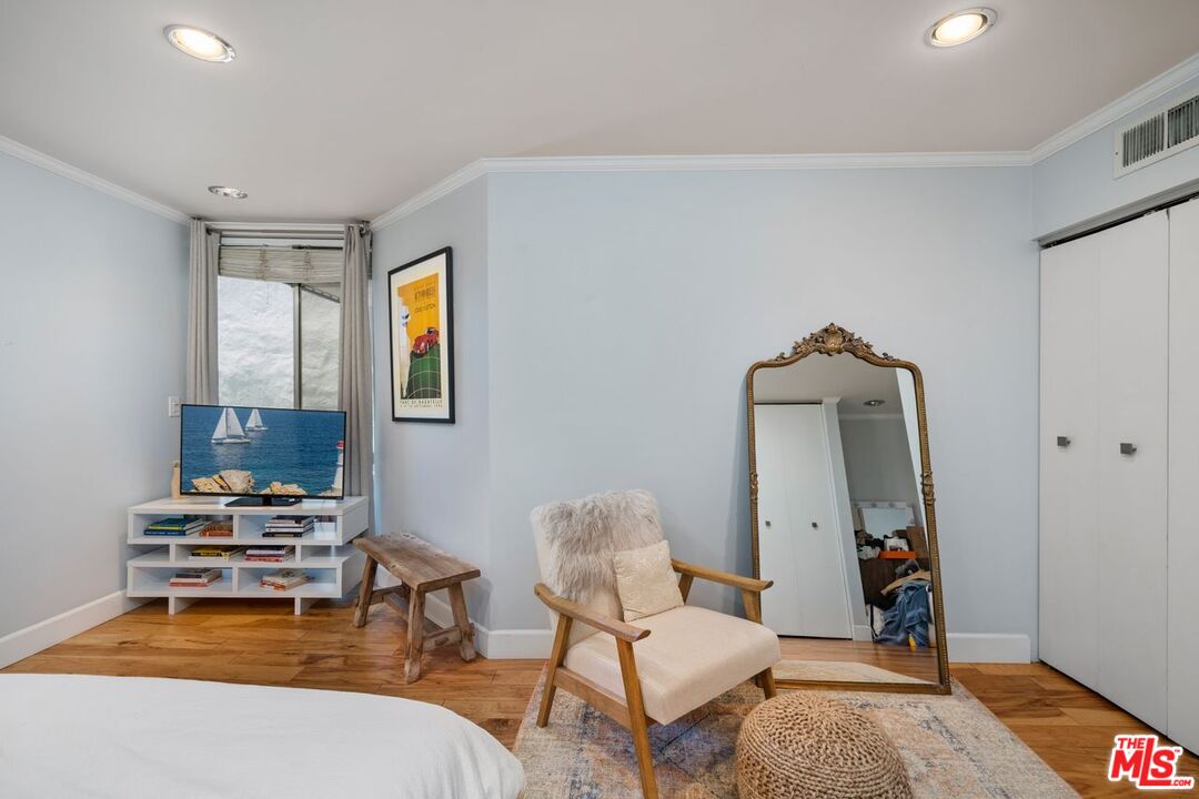 8530 Holloway Dr Unit: 210