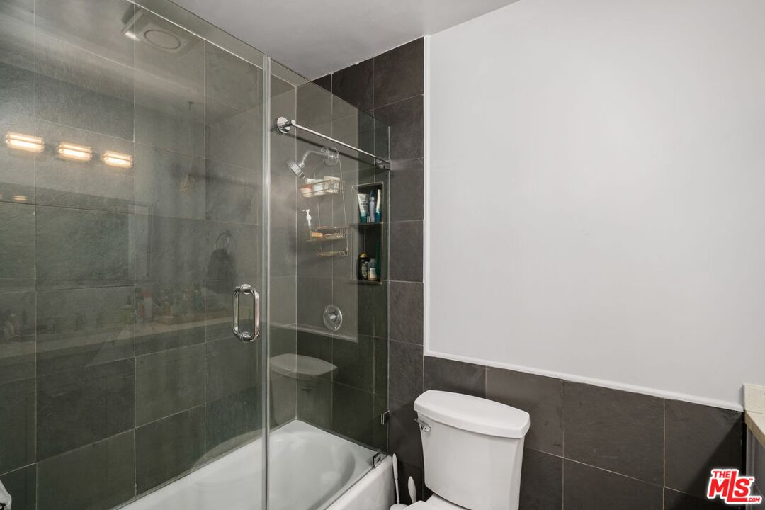 8530 Holloway Dr Unit: 210