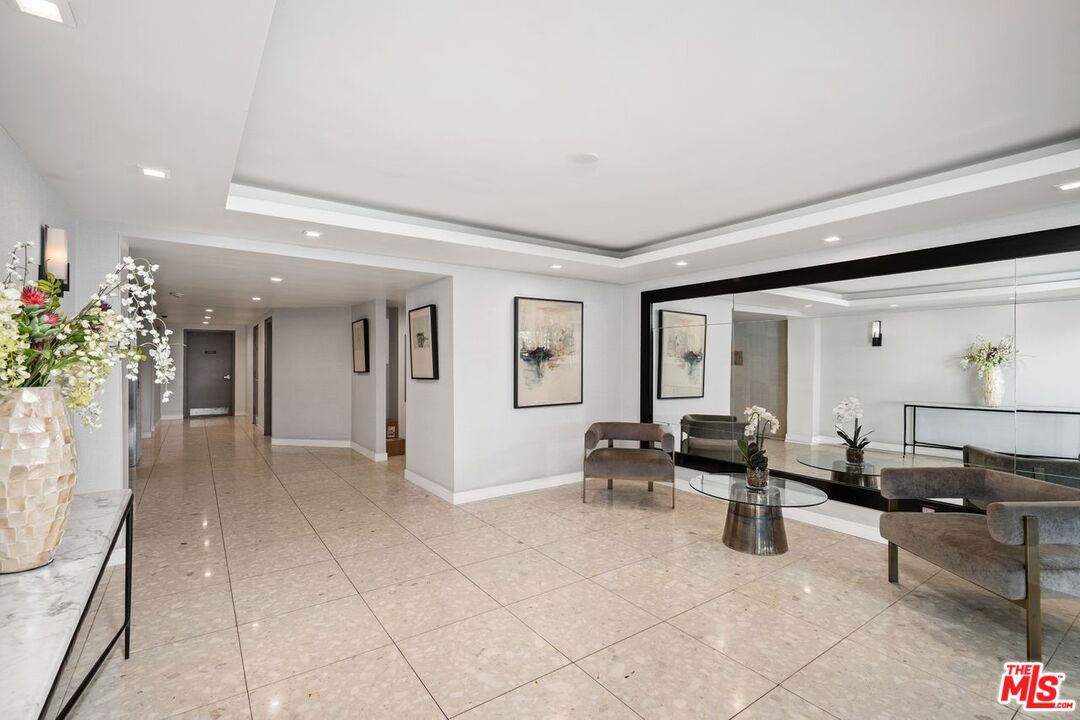 8530 Holloway Dr Unit: 210