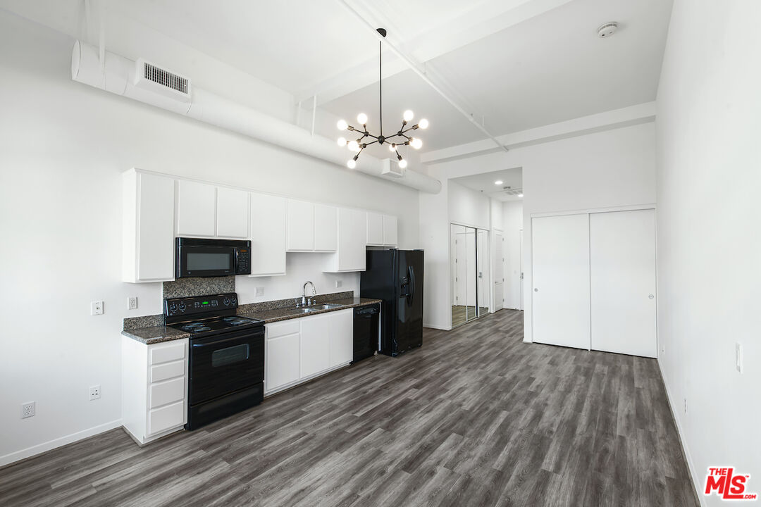 175 S Lake Ave Unit: 412