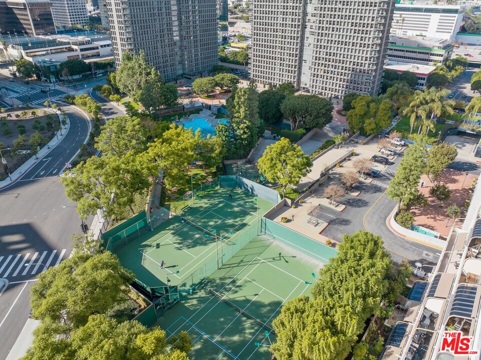 800 W 1st St Unit: 2202