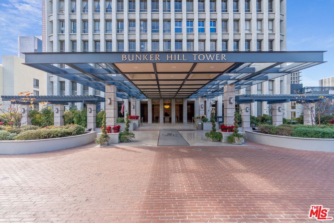 800 W 1st St Unit: 2202