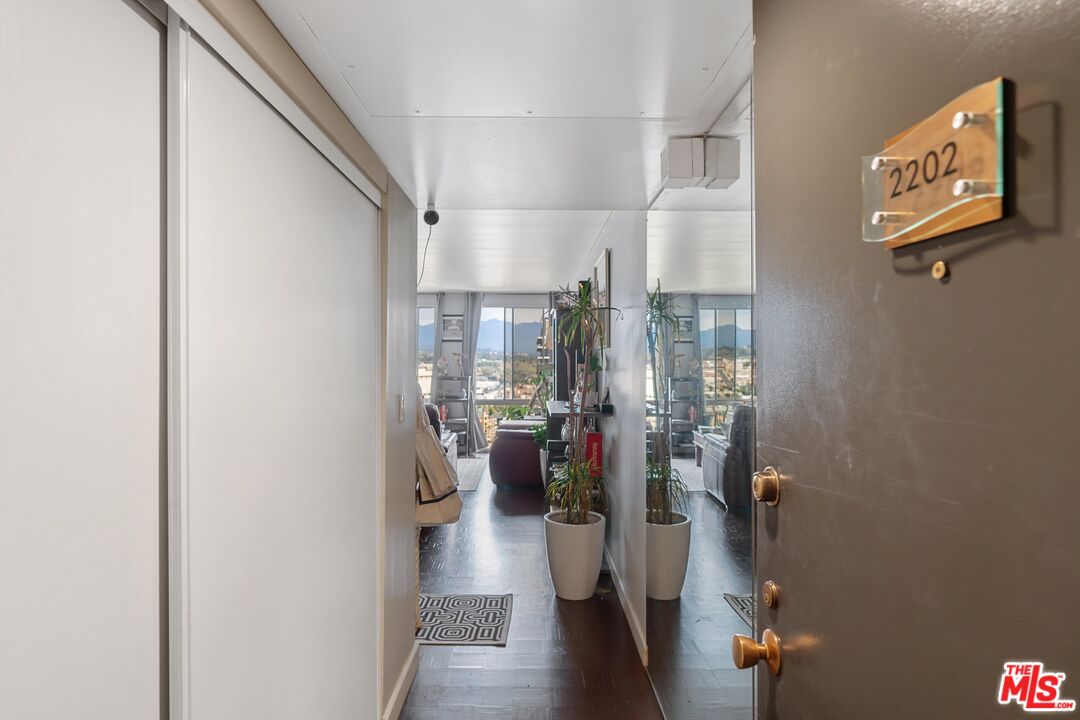 800 W 1st St Unit: 2202