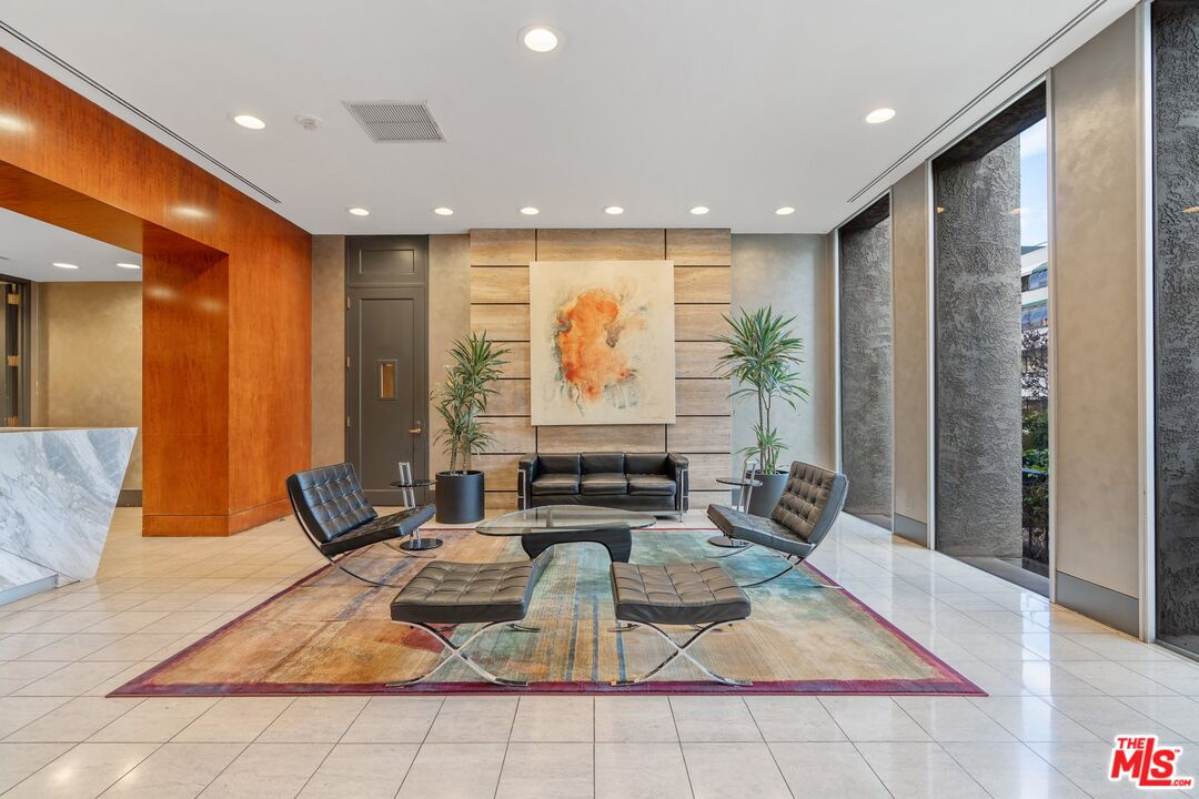 800 W 1st St Unit: 2202