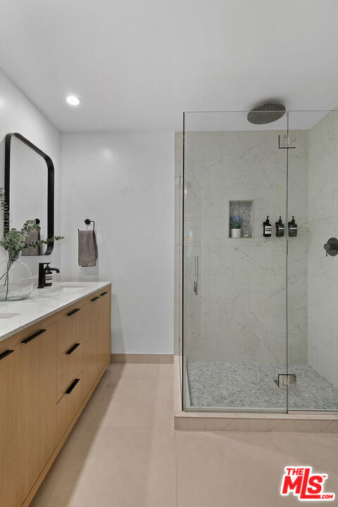 7250 Franklin Ave Unit: 512