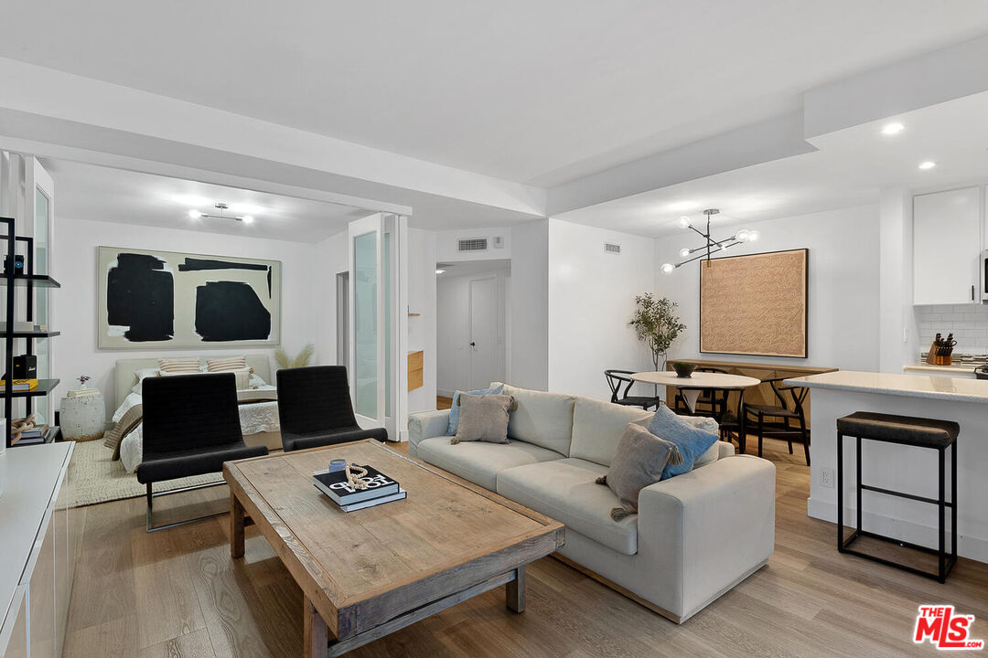 7250 Franklin Ave Unit: 512