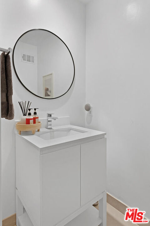 7250 Franklin Ave Unit: 512