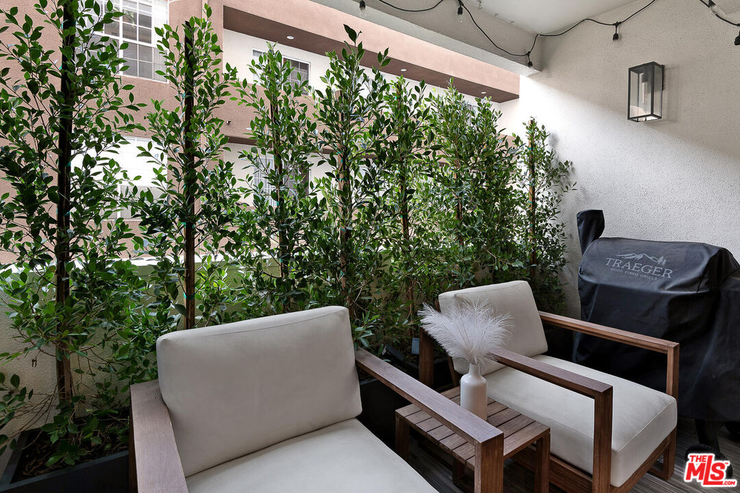 7250 Franklin Ave Unit: 512