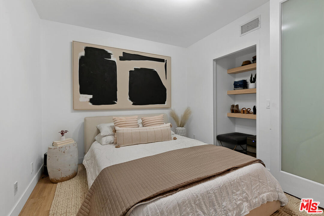 7250 Franklin Ave Unit: 512