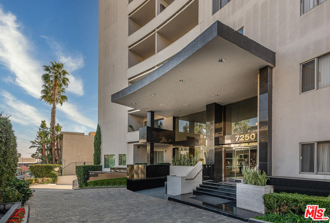 7250 Franklin Ave Unit: 512