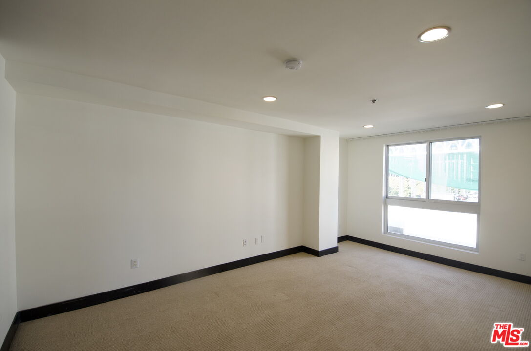 702 S Serrano Ave Unit: 503