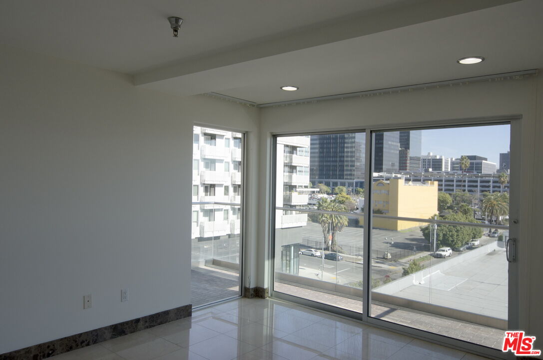 702 S Serrano Ave Unit: 503