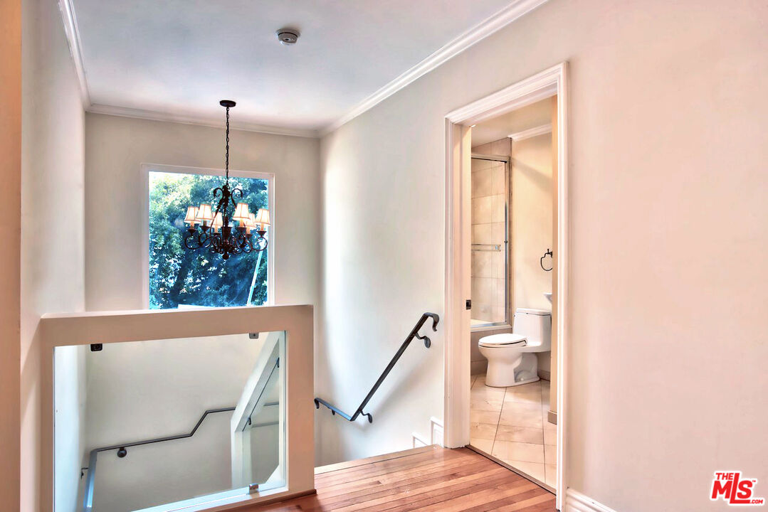 503 N Linden Dr Unit: Guesthouse