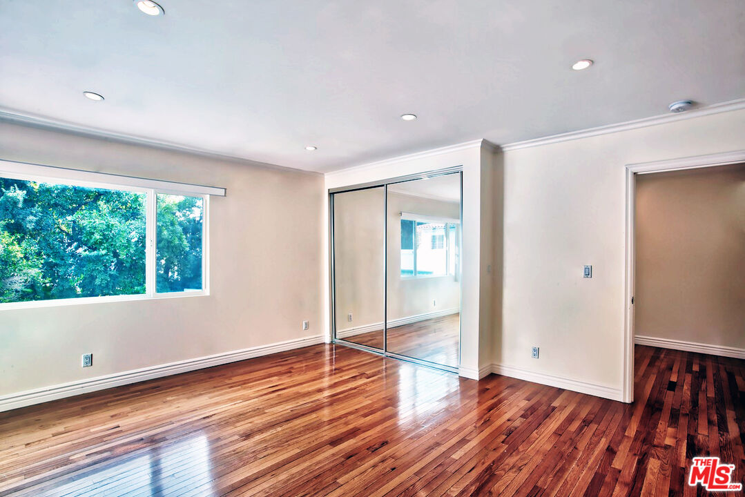 503 N Linden Dr Unit: Guesthouse