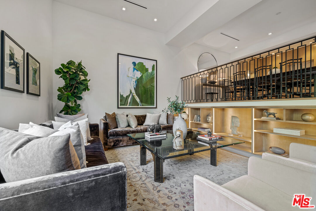 9321 Burton Way Unit: B