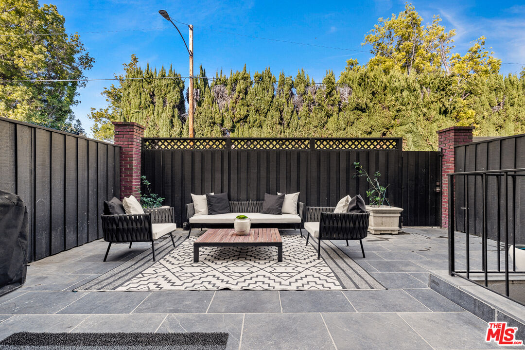 9321 Burton Way Unit: B