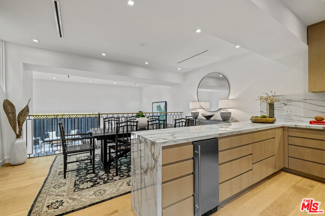 9321 Burton Way Unit: B