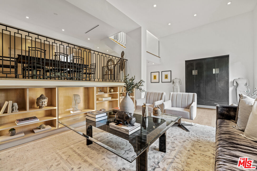 9321 Burton Way Unit: B