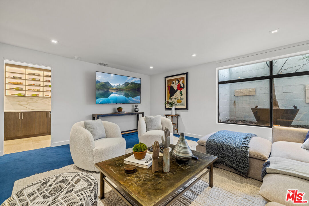 9321 Burton Way Unit: B