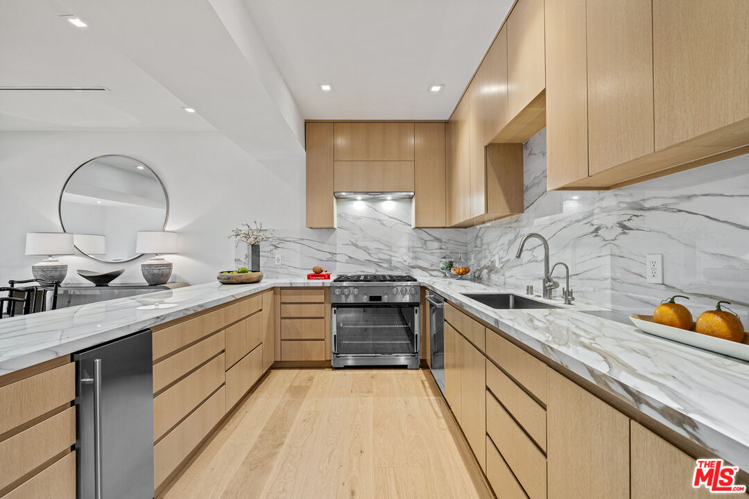 9321 Burton Way Unit: B