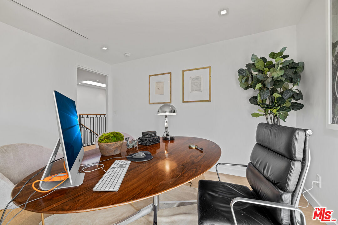 9321 Burton Way Unit: B