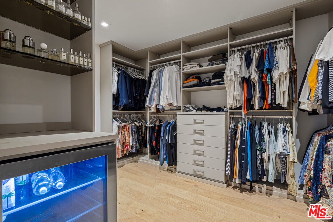 9321 Burton Way Unit: B