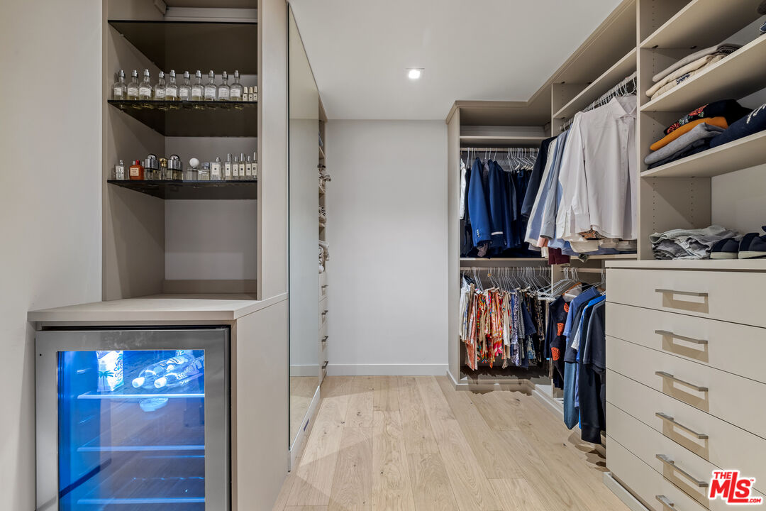 9321 Burton Way Unit: B