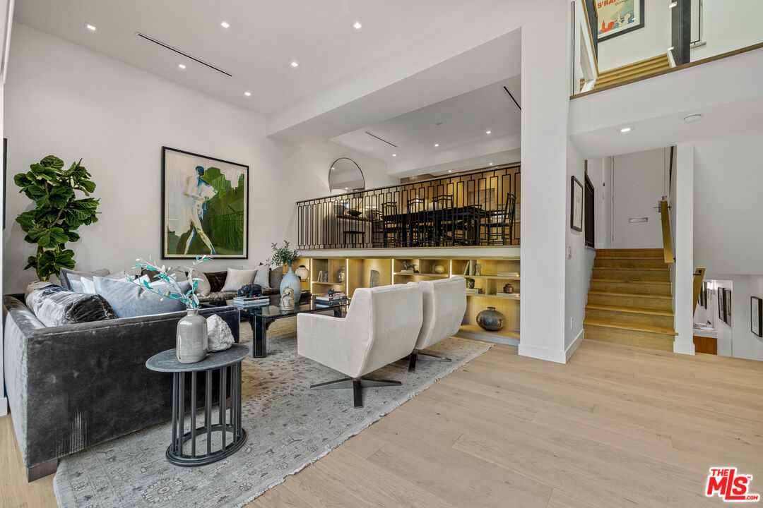 9321 Burton Way Unit: B