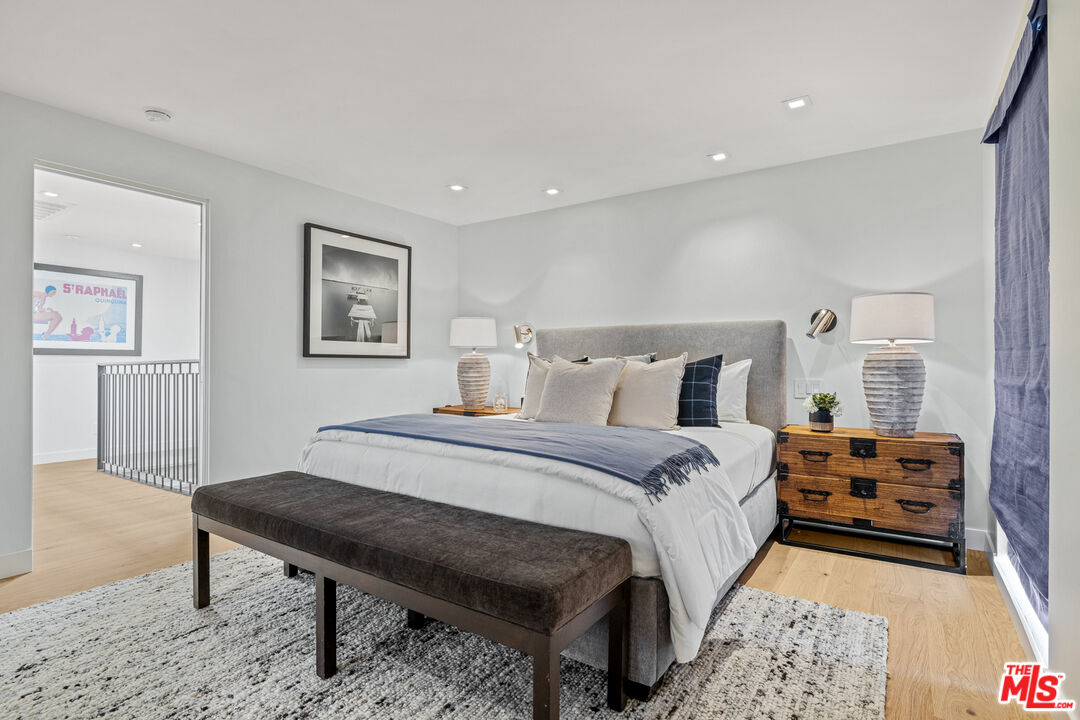 9321 Burton Way Unit: B